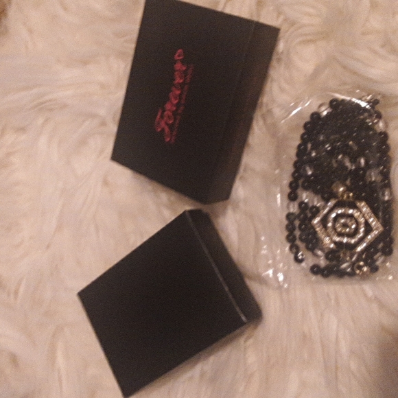 FOREVER Necklace. NWOT. - Picture 4 of 7